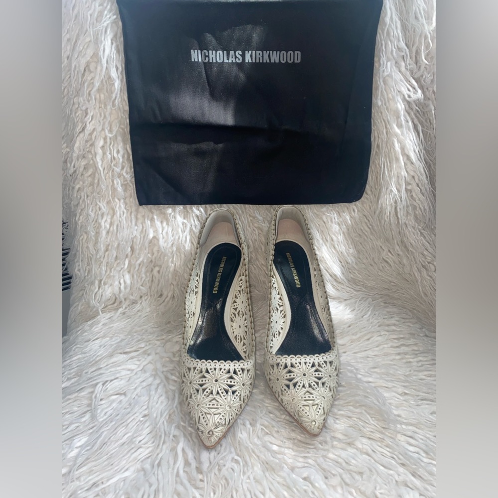 Nicholas Kirkwood White leather cutout pumps